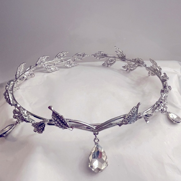SIlver Tiara - Picture 3 of 5